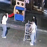 Подростки на детской площадке сломали качели для малышей 
