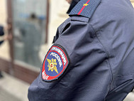 В Саратове квартирантка украла у пенсионерки триммер и бензопилу